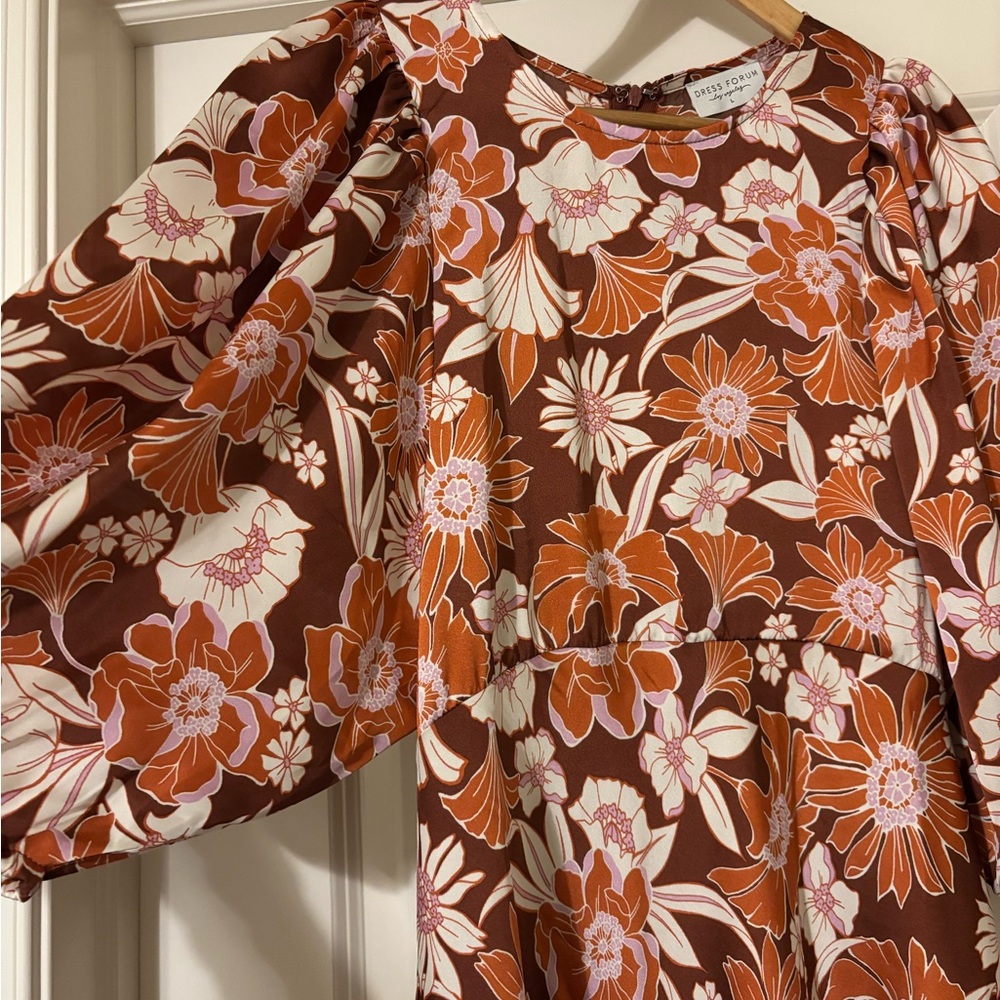 EUC - Silky 70s Style Dress